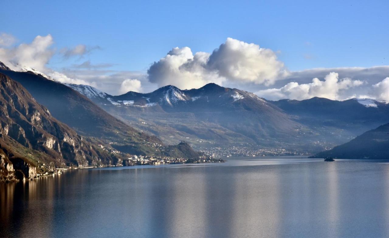 Casa Sissi Appartement Riva di Solto Buitenkant foto