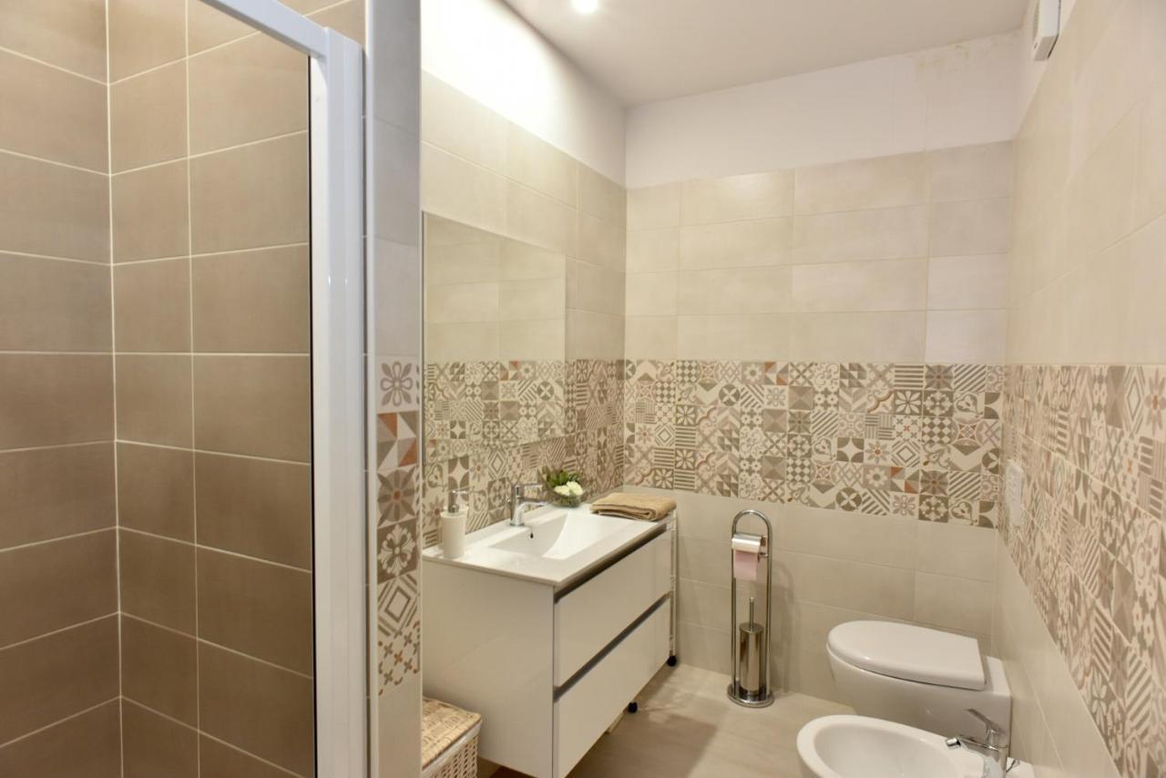 Casa Sissi Appartement Riva di Solto Buitenkant foto