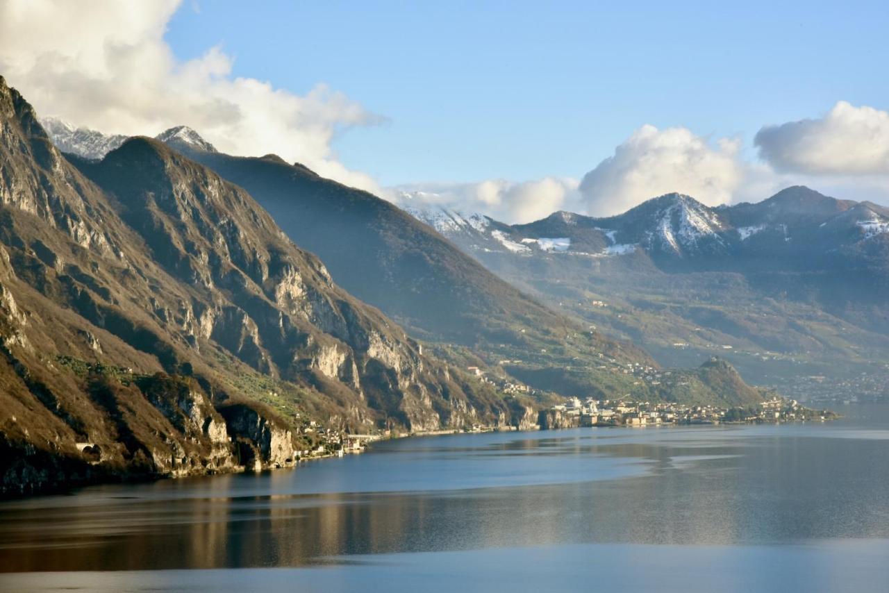 Casa Sissi Appartement Riva di Solto Buitenkant foto
